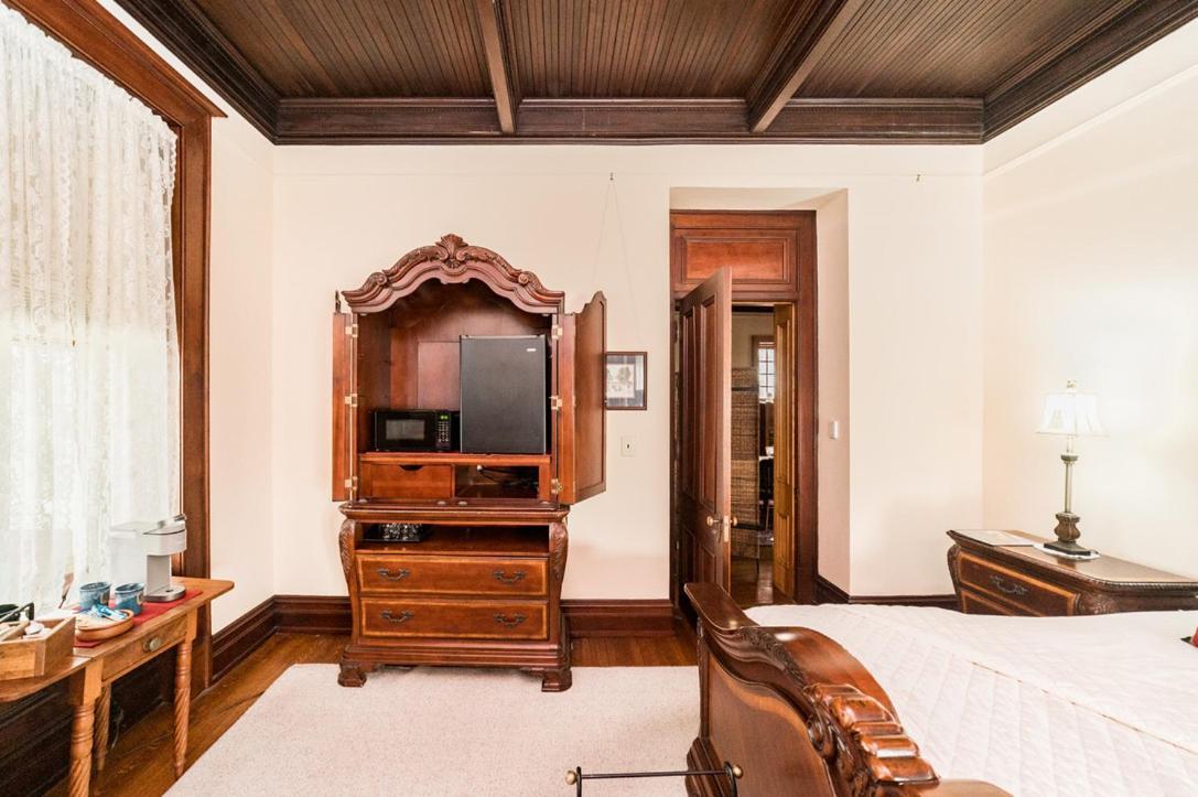 Hotel One Of These Nights - King Sized Bed - Sleeps 2 à Lynchburg Extérieur photo