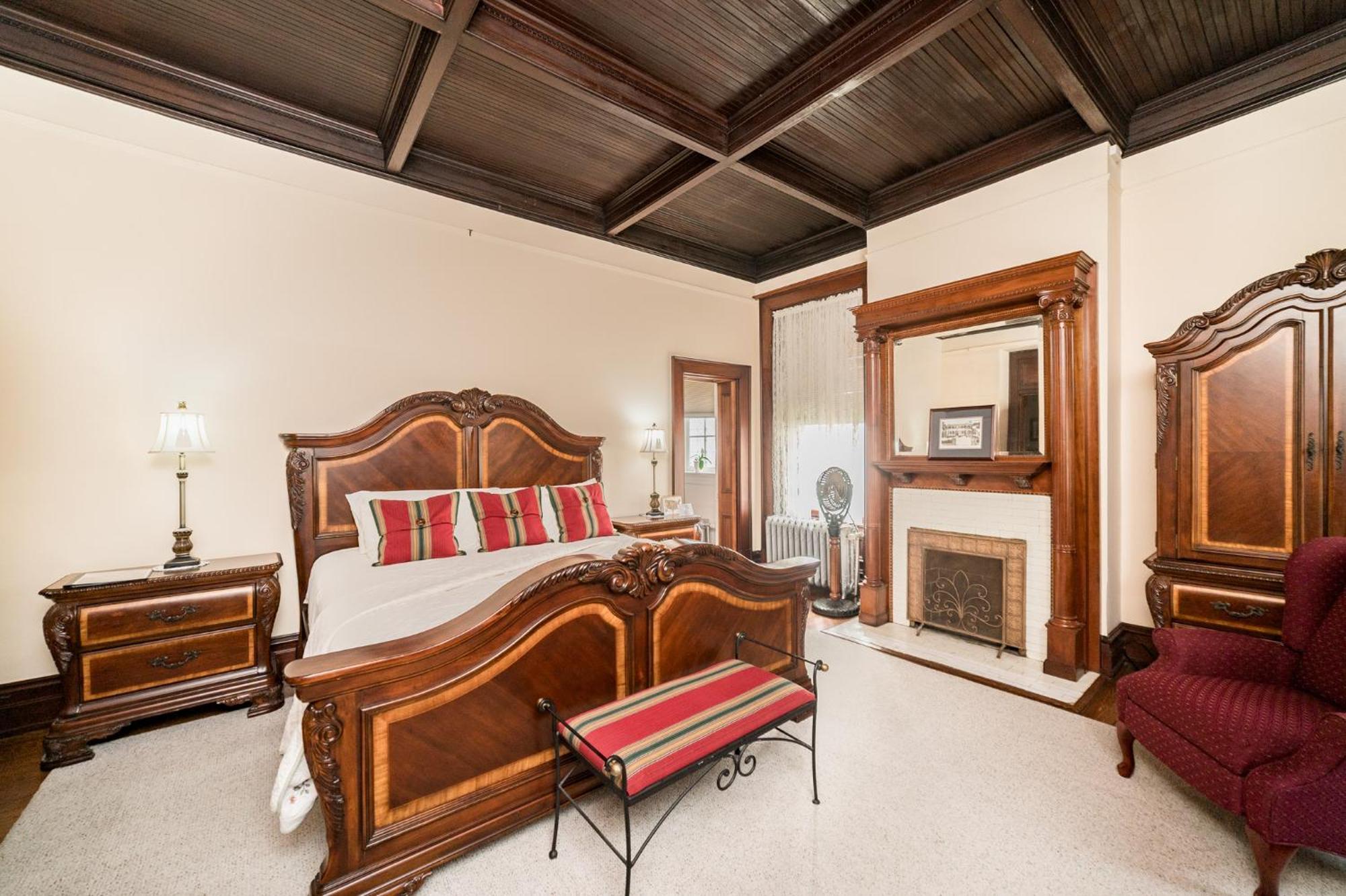 Hotel One Of These Nights - King Sized Bed - Sleeps 2 à Lynchburg Extérieur photo
