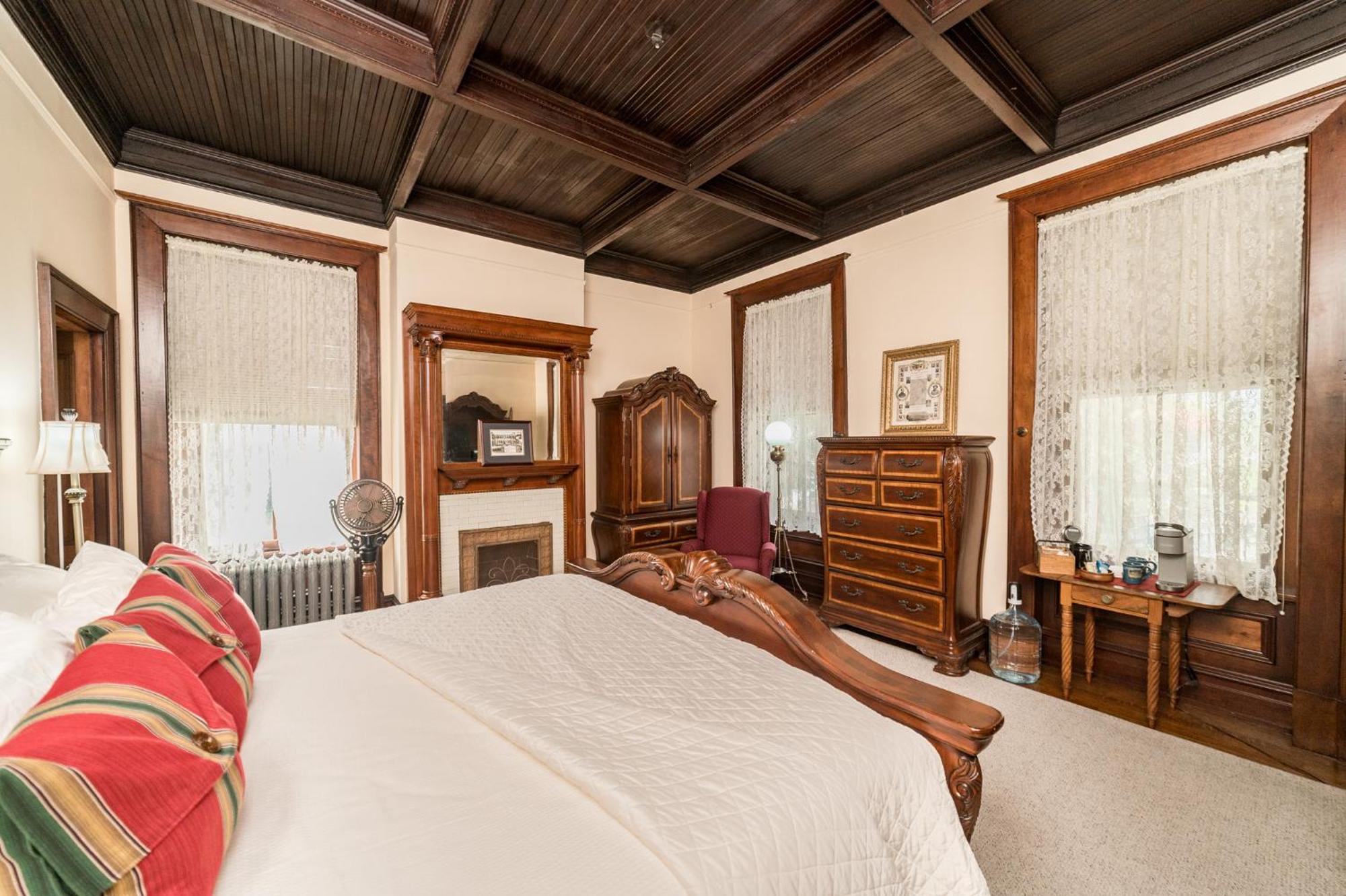 Hotel One Of These Nights - King Sized Bed - Sleeps 2 à Lynchburg Extérieur photo